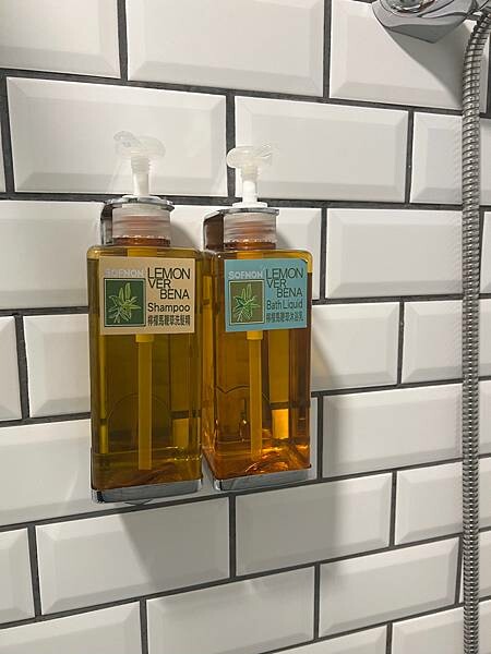 松山機場✈️台東市。入住近台東火車站工業風格十足的実舍Gen