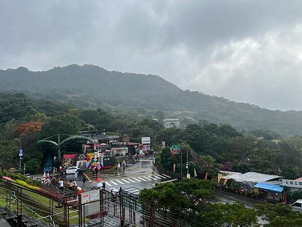 台北貓空景觀咖啡廳：生活在他方夜貓店。深山裡營業至凌晨2點的