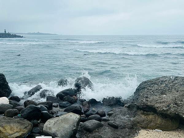 北海岸一日遊:跳石站、石門洞、午餐 Le Qua 公雞餐廳 北海岸一日遊:跳石站、石門洞、午餐 Le Qua 公雞餐廳
