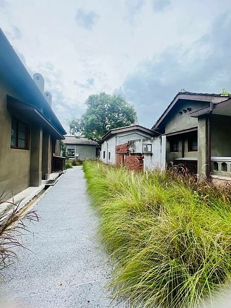 台南遊記:吐司吐司早餐店。水交社文化園區。莉莉水果