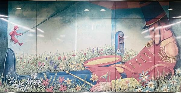 台北美麗超好拍照的捷運站：南港站幾米彩繪