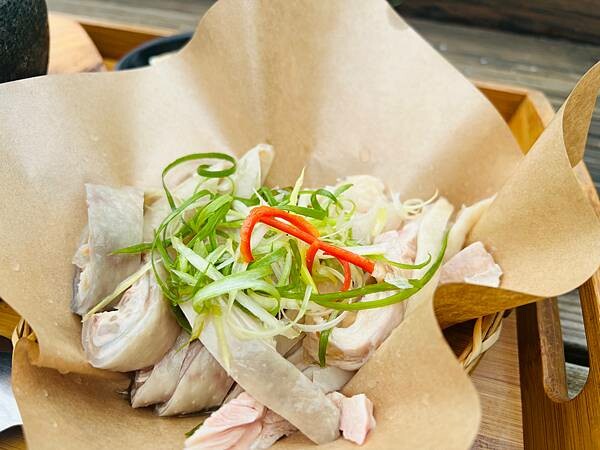 北海岸一日遊:跳石站、石門洞、午餐 Le Qua 公雞餐廳 北海岸一日遊:跳石站、石門洞、午餐 Le Qua 公雞餐廳