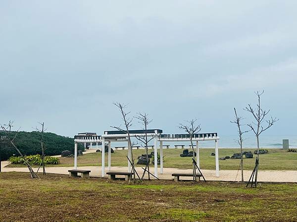 北海岸一日遊:跳石站、石門洞、午餐 Le Qua 公雞餐廳 北海岸一日遊:跳石站、石門洞、午餐 Le Qua 公雞餐廳