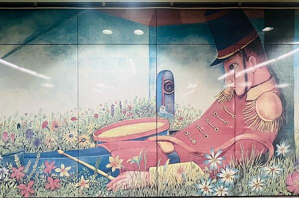 台北美麗超好拍照的捷運站：南港站幾米彩繪