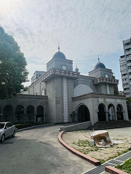 台北捷運東門站半日散策:午餐 古典玫瑰、閒逛來好Lai Hao、下午茶 白水豆花、宇宙生煎、台北清真寺