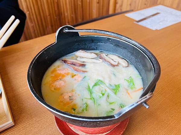 四季如畫的北海道白老町。波羅多湖畔旁的「星野。界 波羅多渡假