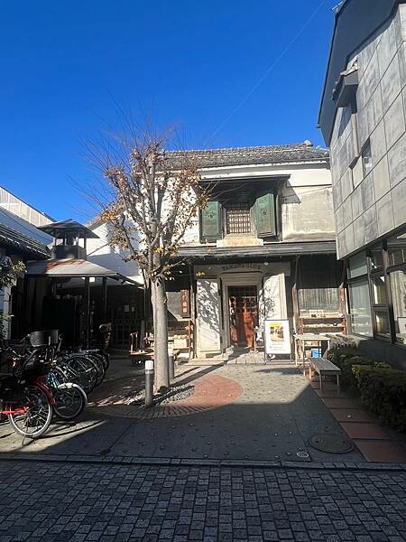東京近郊小江戶川越一日遊:歷史老式建築物的川越藏造老街。老街