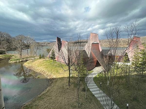 四季如畫的北海道白老町。波羅多湖畔旁的「星野。界 波羅多渡假