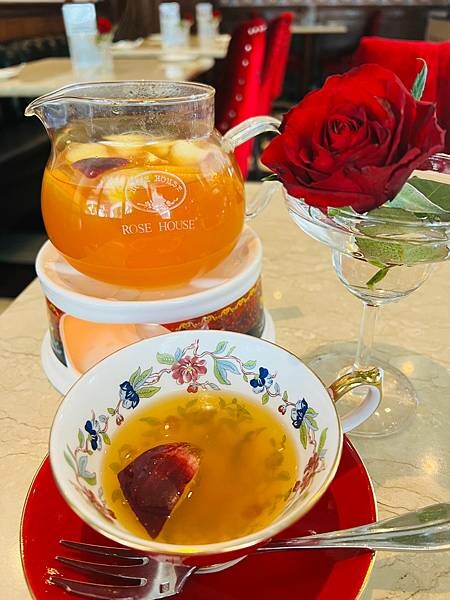 台北捷運東門站半日散策:午餐 古典玫瑰、閒逛來好Lai Hao、下午茶 白水豆花、宇宙生煎、台北清真寺