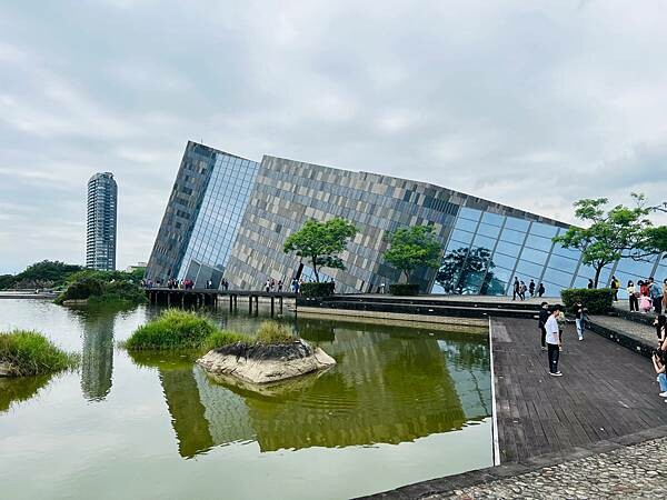 宜蘭頭城景點:建築美感十足的蘭陽博物館、漫步頭城老街的文藝氣