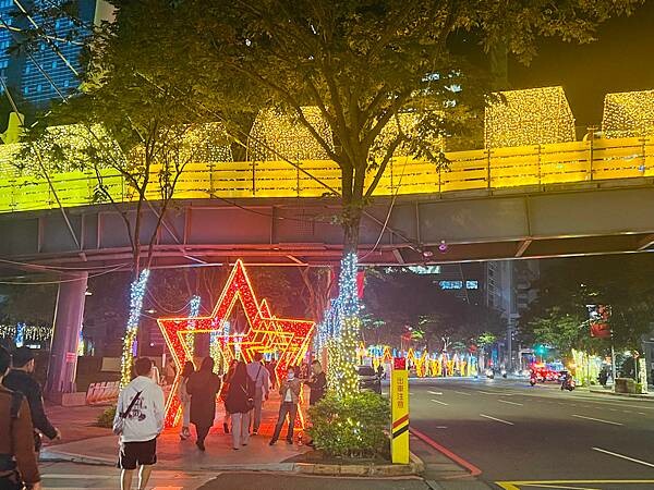 2023年新北耶誕城燈飾。走走逛逛