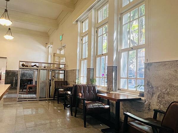 台北中山捷運站：百年建築古蹟內喝下午茶。中山茶書院｜中山藏藝