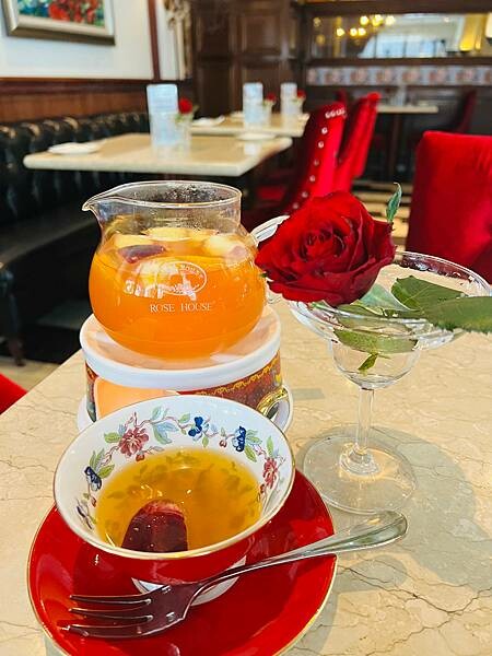 台北捷運東門站半日散策:午餐 古典玫瑰、閒逛來好Lai Hao、下午茶 白水豆花、宇宙生煎、台北清真寺