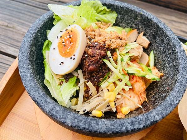 北海岸一日遊:跳石站、石門洞、午餐 Le Qua 公雞餐廳 北海岸一日遊:跳石站、石門洞、午餐 Le Qua 公雞餐廳