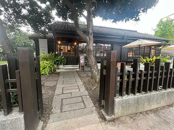 嘉義市步行路線：阿里山檜木的檜意森活村、藝術家王文志的森林之