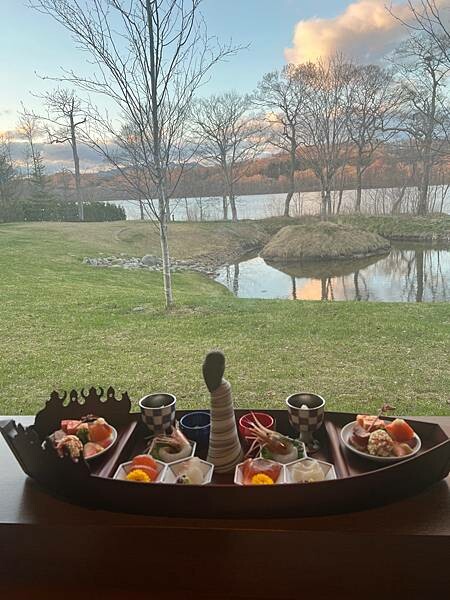 四季如畫的北海道白老町。波羅多湖畔旁的「星野。界 波羅多渡假