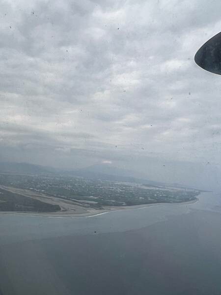 松山機場✈️台東市。入住近台東火車站工業風格十足的実舍Gen