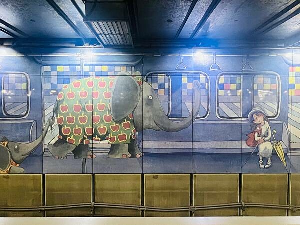 台北美麗超好拍照的捷運站：南港站幾米彩繪