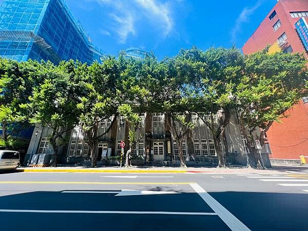 台北中山捷運站：百年建築古蹟內喝下午茶。中山茶書院｜中山藏藝