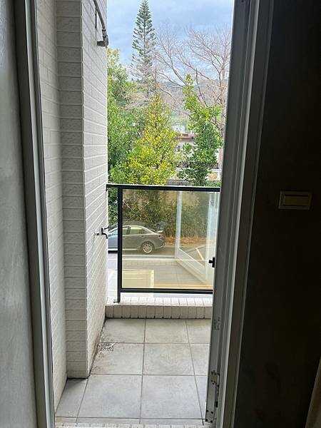 松山機場✈️台東市。入住近台東火車站工業風格十足的実舍Gen