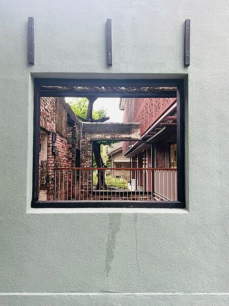 台南遊記:吐司吐司早餐店。水交社文化園區。莉莉水果