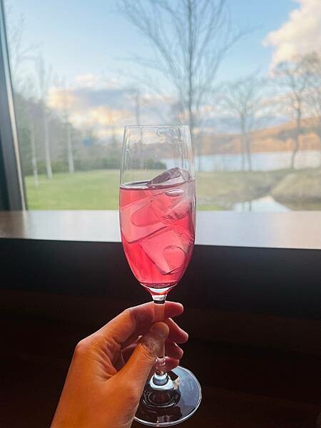 四季如畫的北海道白老町。波羅多湖畔旁的「星野。界 波羅多渡假