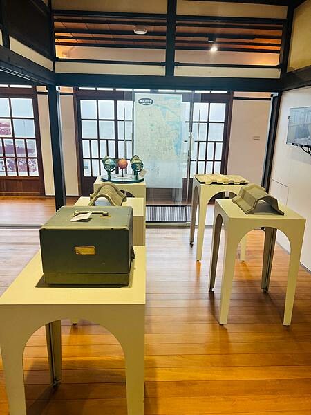 台南遊記:吐司吐司早餐店。水交社文化園區。莉莉水果