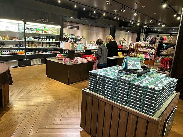 星野奧入瀨溫泉渡假飯店（附交通方式）。在自然生態的溪流邊渡過