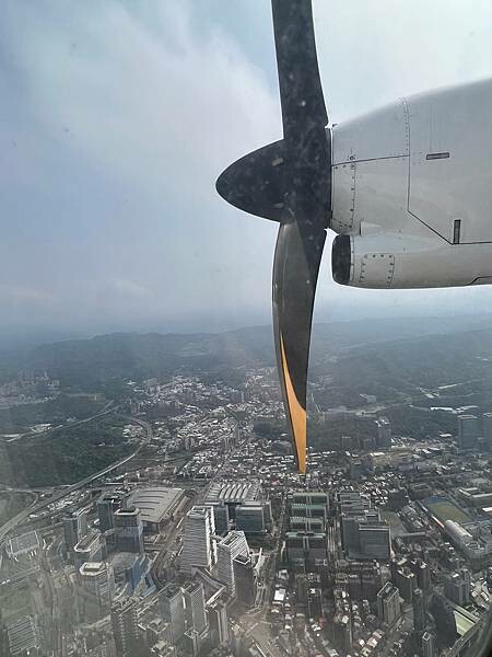 松山機場✈️台東市。入住近台東火車站工業風格十足的実舍Gen