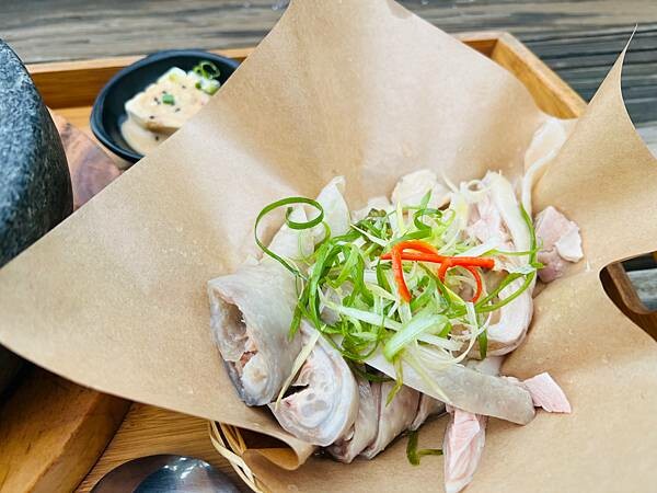 北海岸一日遊:跳石站、石門洞、午餐 Le Qua 公雞餐廳 北海岸一日遊:跳石站、石門洞、午餐 Le Qua 公雞餐廳