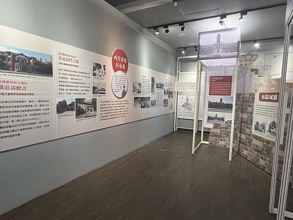 台北北門承恩門。撫臺洋樓石頭厝市定古蹟