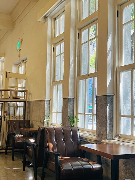 台北中山捷運站：百年建築古蹟內喝下午茶。中山茶書院｜中山藏藝