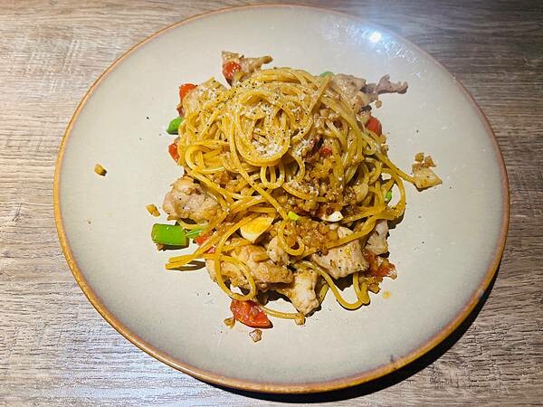 2023年士林官邸菊展：傍晚時分的菊花。韓式意餐