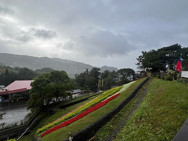 台北貓空景觀咖啡廳：生活在他方夜貓店。深山裡營業至凌晨2點的