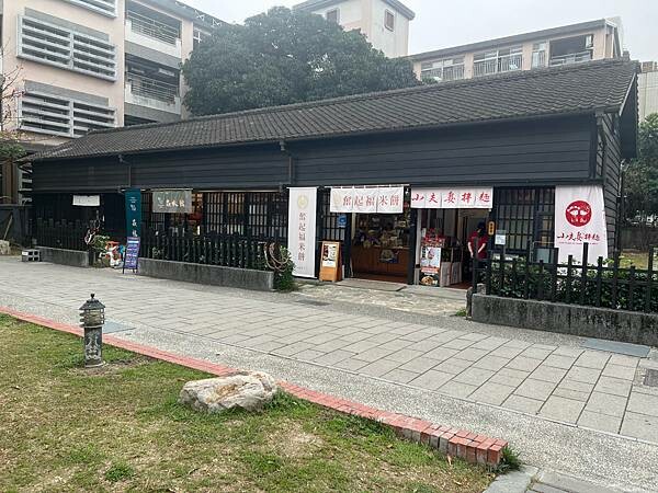 嘉義市步行路線：阿里山檜木的檜意森活村、藝術家王文志的森林之