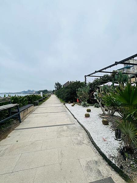 北海岸一日遊:跳石站、石門洞、午餐 Le Qua 公雞餐廳 北海岸一日遊:跳石站、石門洞、午餐 Le Qua 公雞餐廳