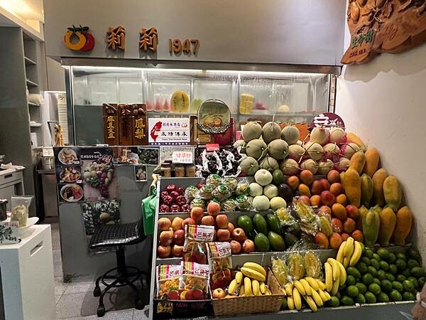 台南遊記:吐司吐司早餐店。水交社文化園區。莉莉水果