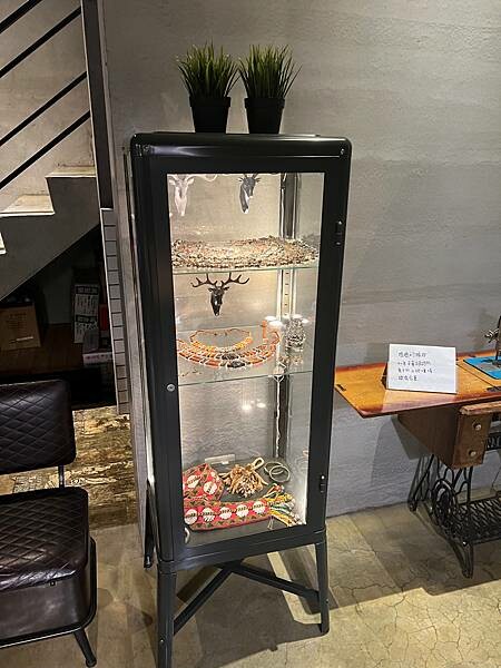 松山機場✈️台東市。入住近台東火車站工業風格十足的実舍Gen