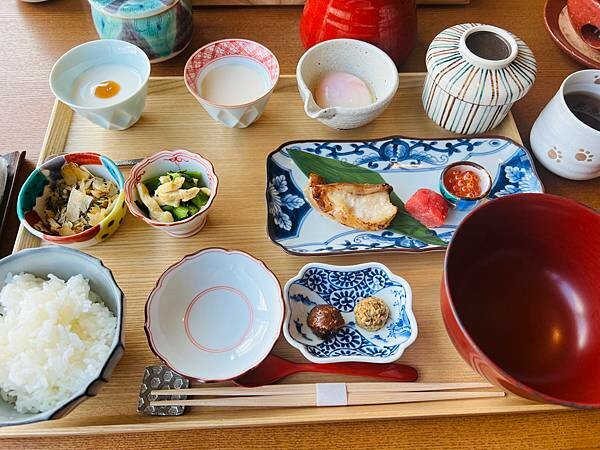 四季如畫的北海道白老町。波羅多湖畔旁的「星野。界 波羅多渡假