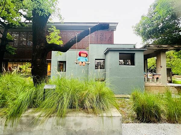 台南遊記:吐司吐司早餐店。水交社文化園區。莉莉水果