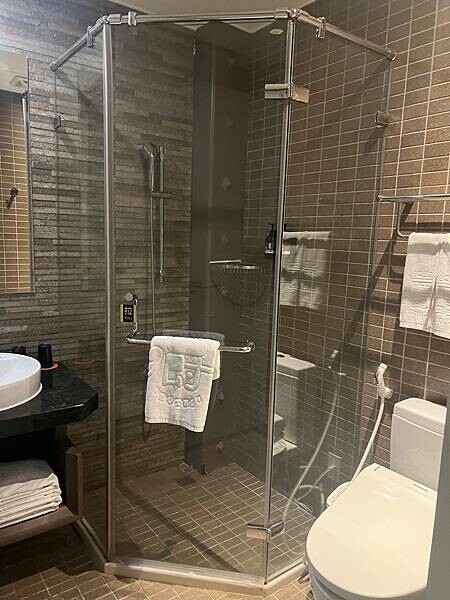 台南市中西區文青特色旅宿：古根嚼旅 roots chew i