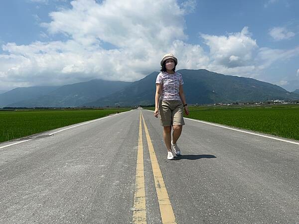 池上春季一日遊。伯朗大道一片片綠油油的稻田|台東嘉義宜蘭遊記