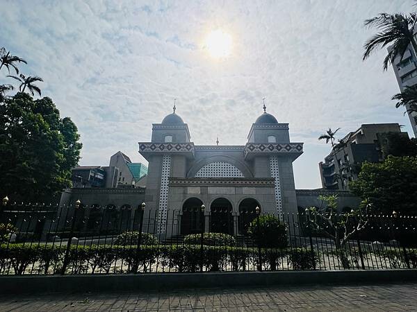 台北捷運東門站半日散策:午餐 古典玫瑰、閒逛來好Lai Hao、下午茶 白水豆花、宇宙生煎、台北清真寺