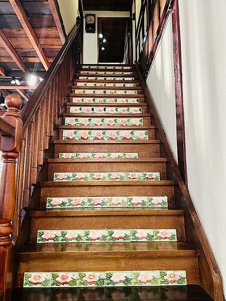 嘉義市步行路線：阿里山檜木的檜意森活村、藝術家王文志的森林之