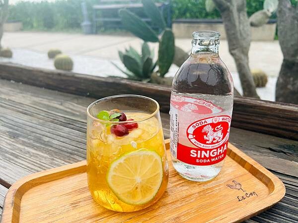 北海岸一日遊:跳石站、石門洞、午餐 Le Qua 公雞餐廳 北海岸一日遊:跳石站、石門洞、午餐 Le Qua 公雞餐廳