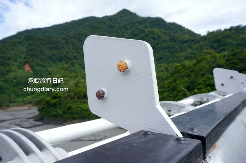 屏東x小琉球兩天一夜！入住緩慢大鵬灣民宿、山川琉璃吊橋、東港王船文化、美人洞、山豬溝、烏鬼洞｜雄獅國內旅遊行程 - 承錠旅行日記