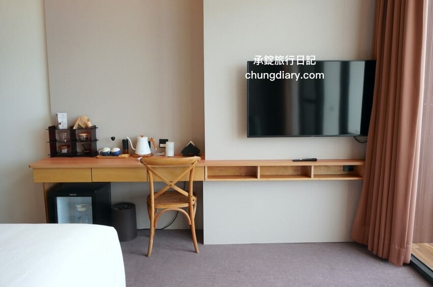 屏東x小琉球兩天一夜！入住緩慢大鵬灣民宿、山川琉璃吊橋、東港王船文化、美人洞、山豬溝、烏鬼洞｜雄獅國內旅遊行程 - 承錠旅行日記