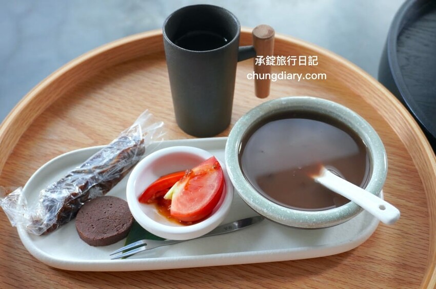 屏東x小琉球兩天一夜！入住緩慢大鵬灣民宿、山川琉璃吊橋、東港王船文化、美人洞、山豬溝、烏鬼洞｜雄獅國內旅遊行程 - 承錠旅行日記