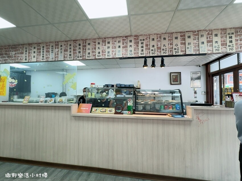 宜蘭最強豬腸冬粉【林家豬腸冬粉_礁溪店】大骨、薏仁及中藥材細