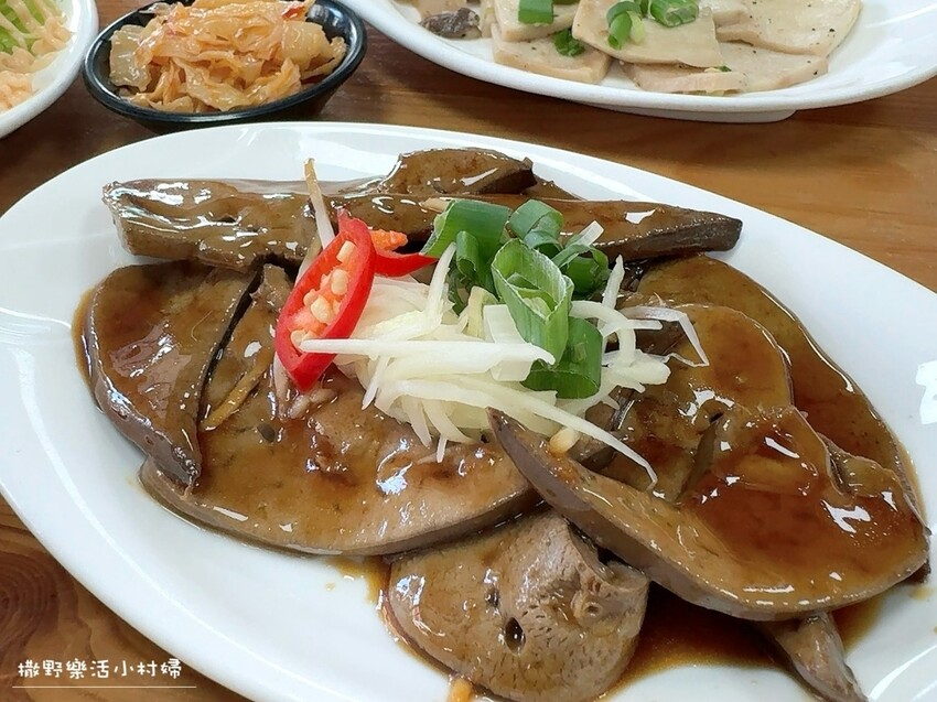 宜蘭最強豬腸冬粉【林家豬腸冬粉_礁溪店】大骨、薏仁及中藥材細